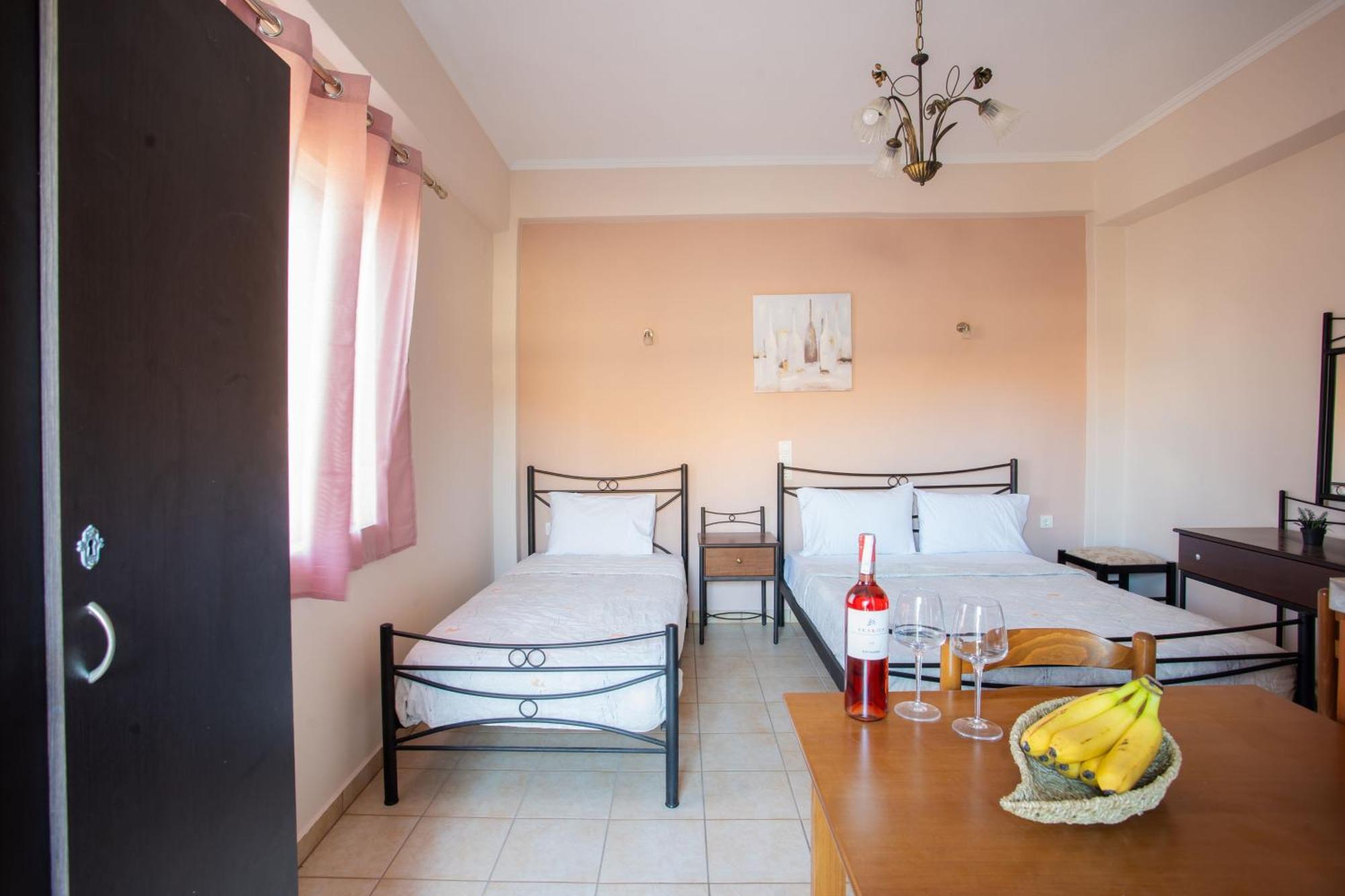 Eros Appartments Kalamítsi Quarto foto